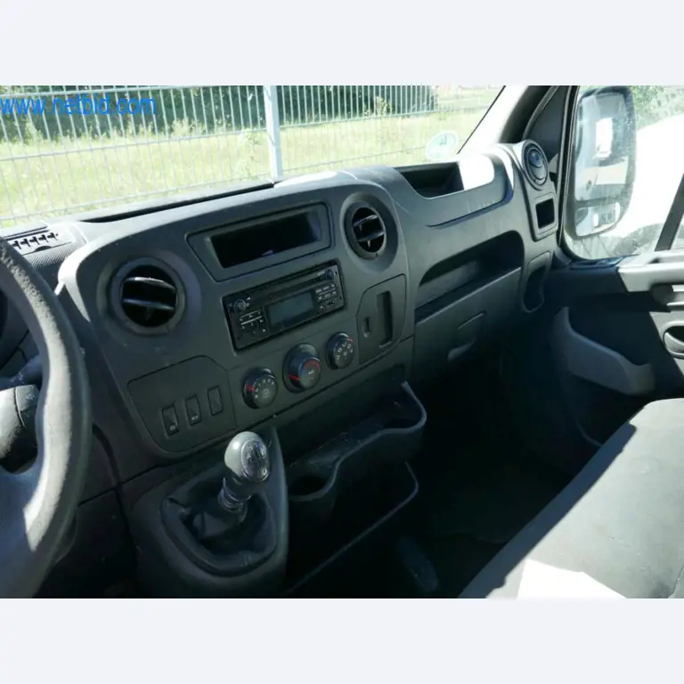 Różne samochody dostawcze (OPEL + RENAULT)-17