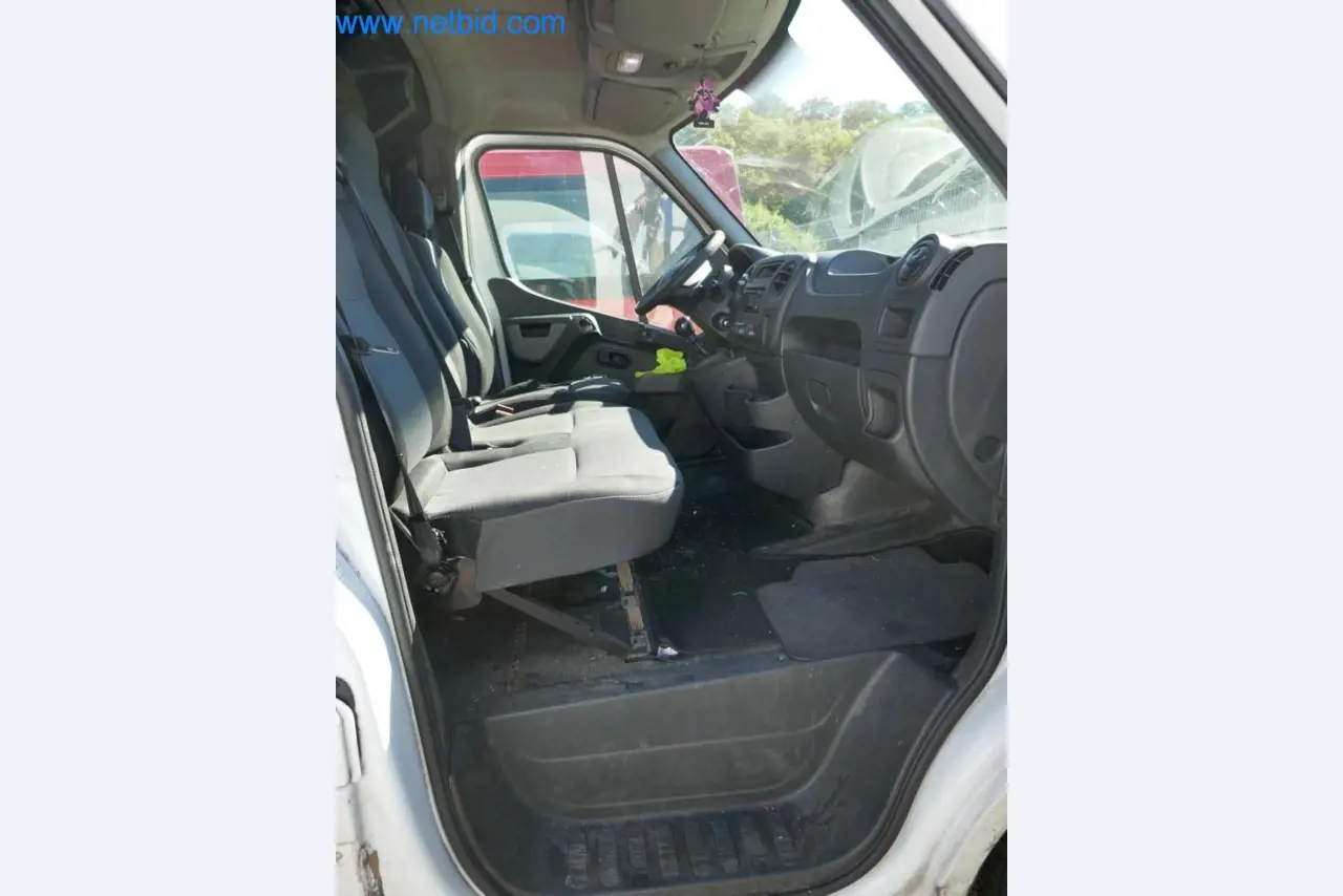 Różne samochody dostawcze (OPEL + RENAULT)-18