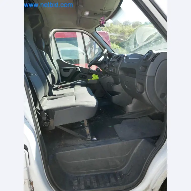 Różne samochody dostawcze (OPEL + RENAULT)-18