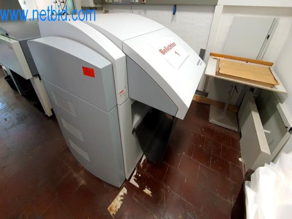 Stroje v tiskárně
-1