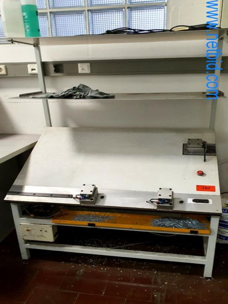 Stroje v tiskárně
-1