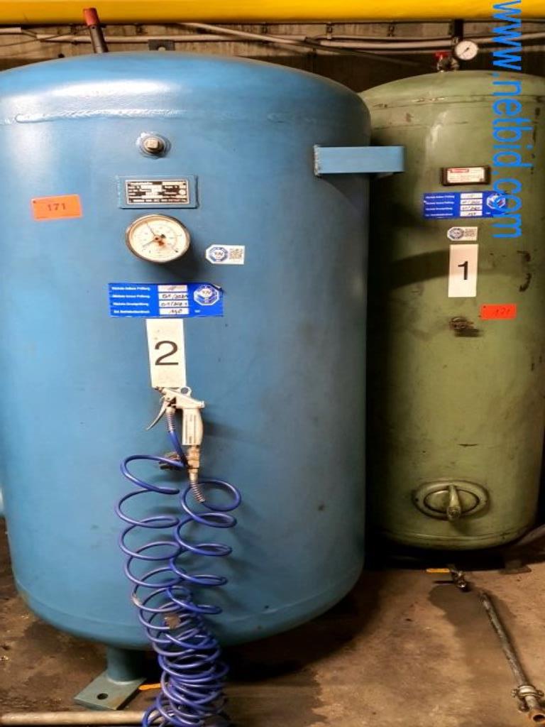 Stroje v tiskárně
-1