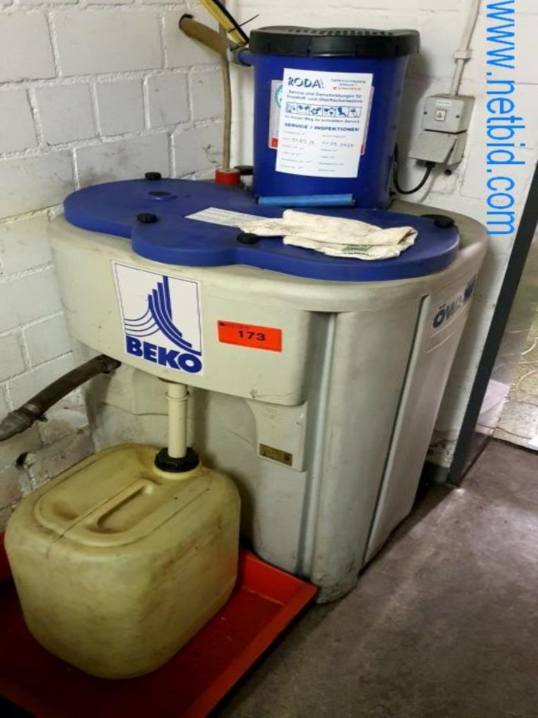 Stroje v tiskárně
-1