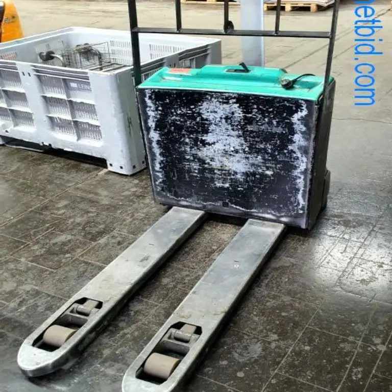 Electric drawbar low-floor trolley Mitsubishi PBP16N2