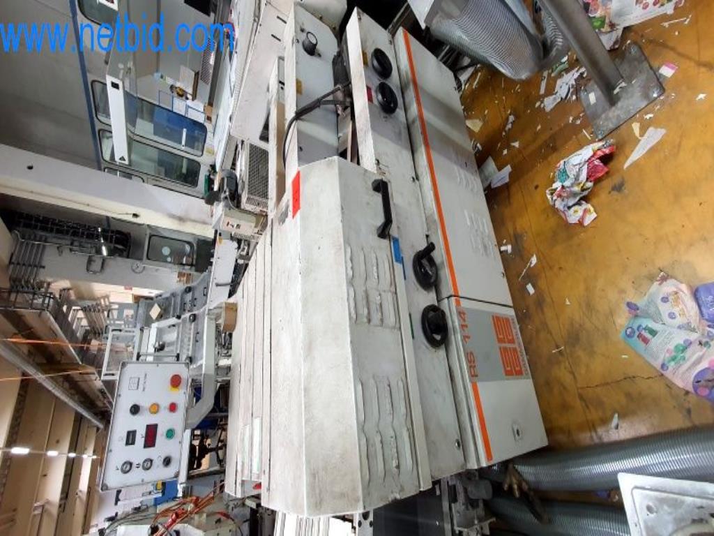 Stroje v tiskárně
-2