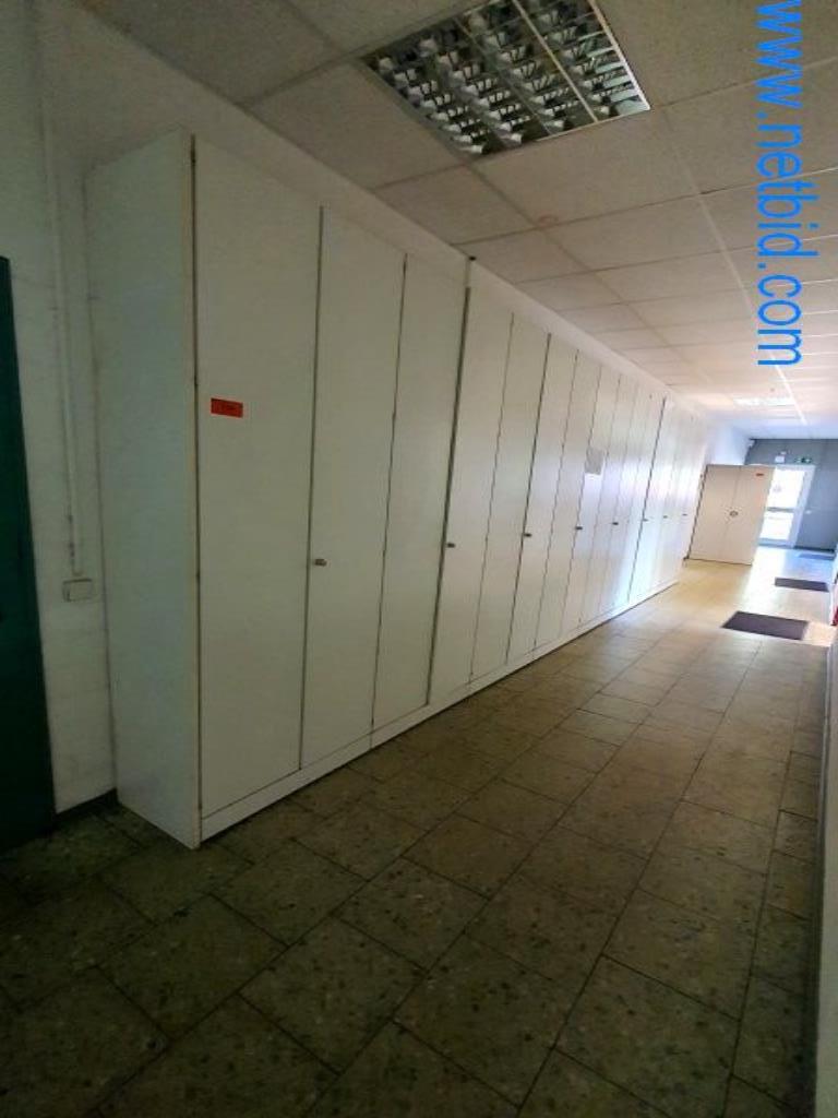 Stroje v tiskárně
-1