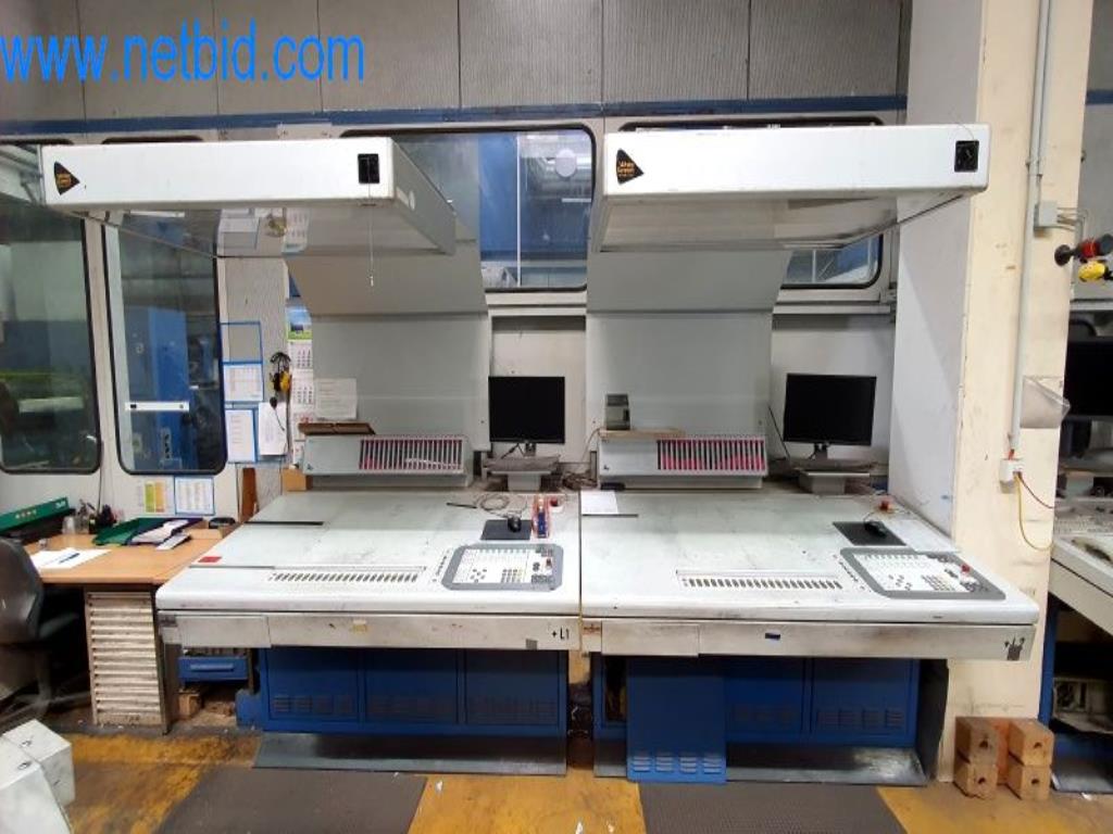 Stroje v tiskárně
-8