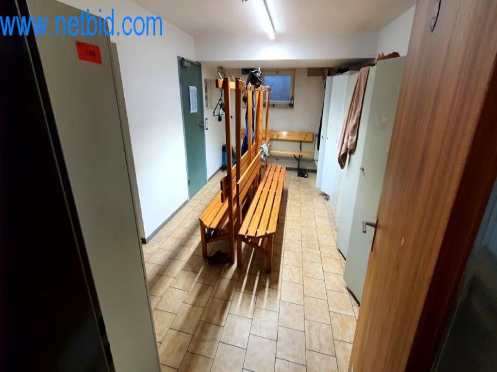 Stroje v tiskárně
-1