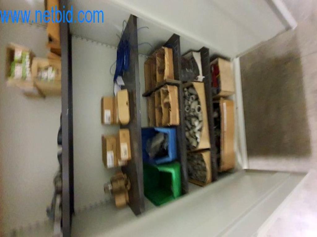 Stroje v tiskárně
-4