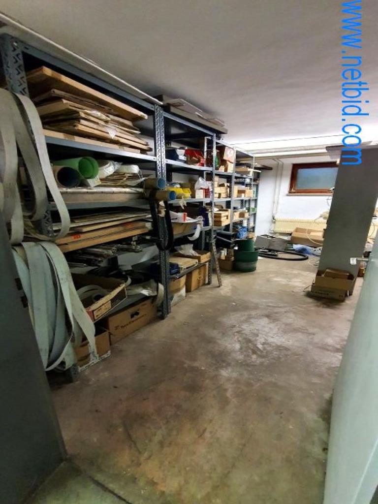 Stroje v tiskárně
-1