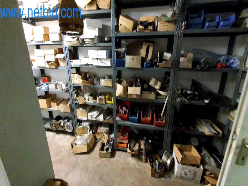 Stroje v tiskárně
-2