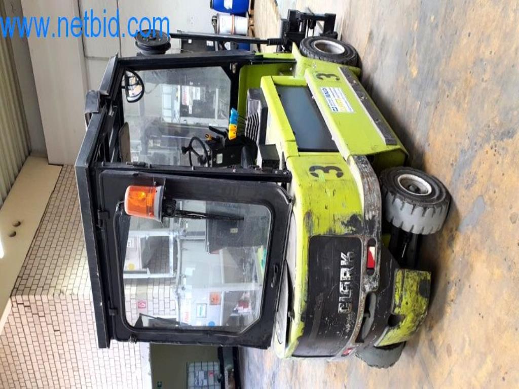 Stroje v tiskárně
-5