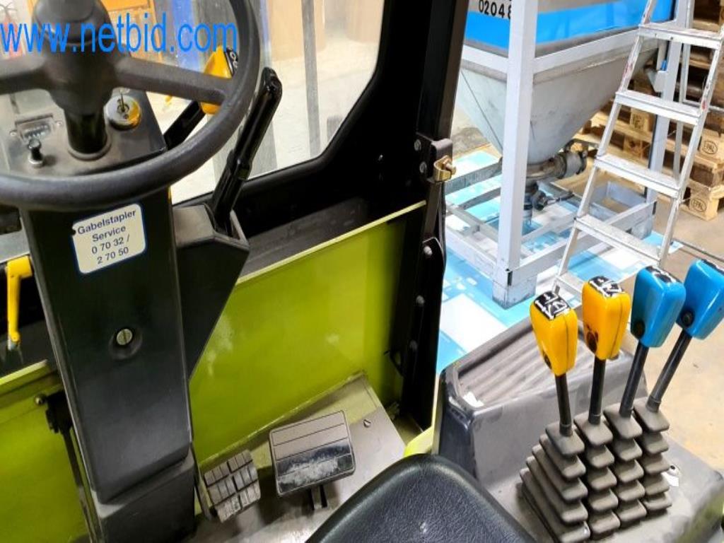 Stroje v tiskárně
-8