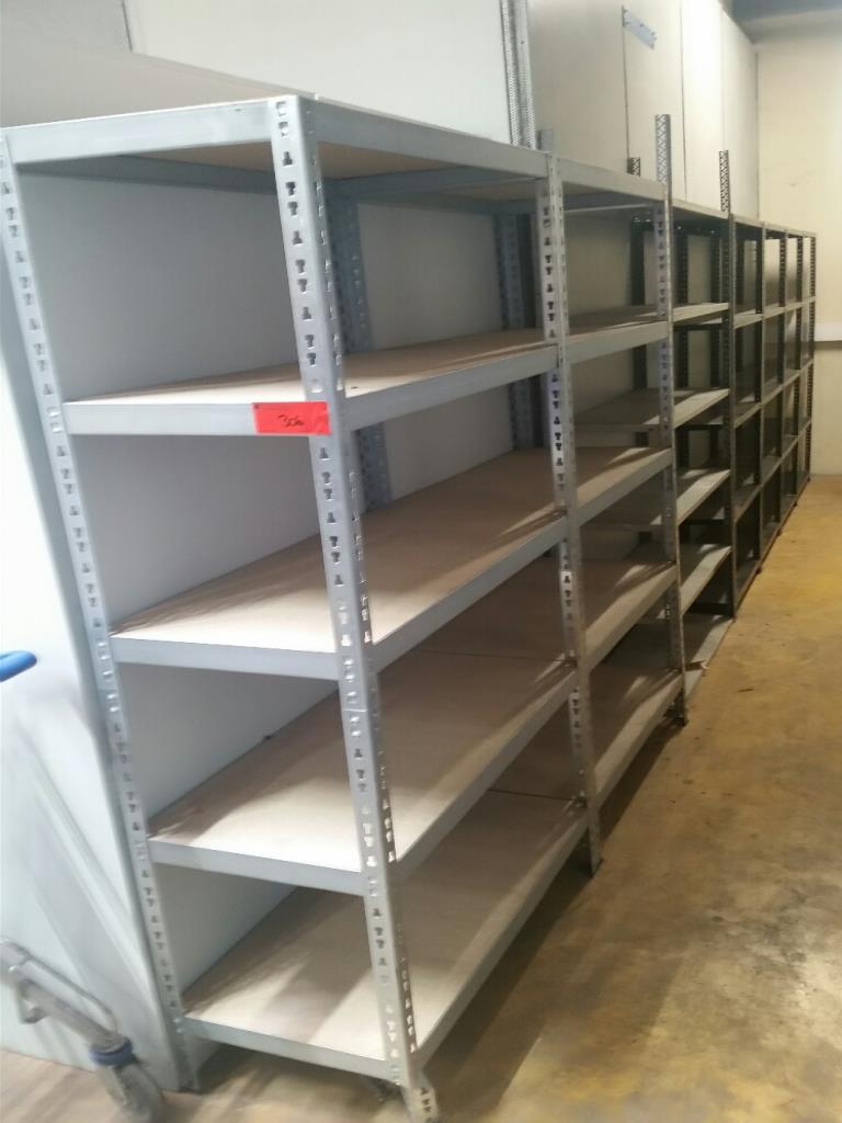 Stroje v tiskárně
-1