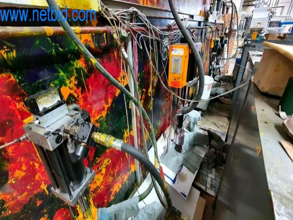 Stroje v tiskárně
-1