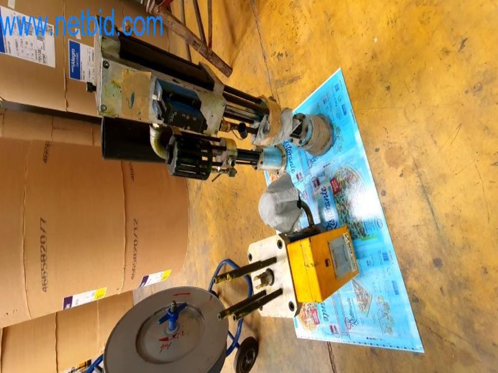 Stroje v tiskárně
-2