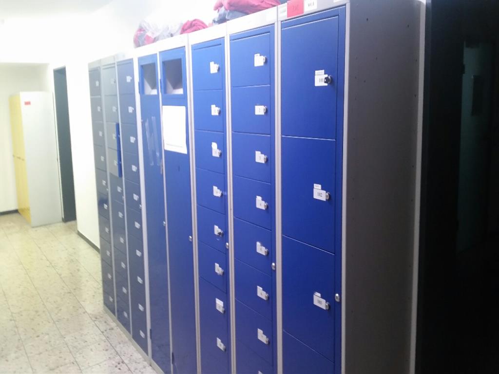 Stroje v tiskárně
-1