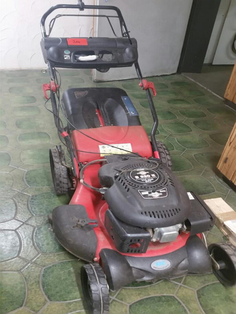 Stroje v tiskárně
-1