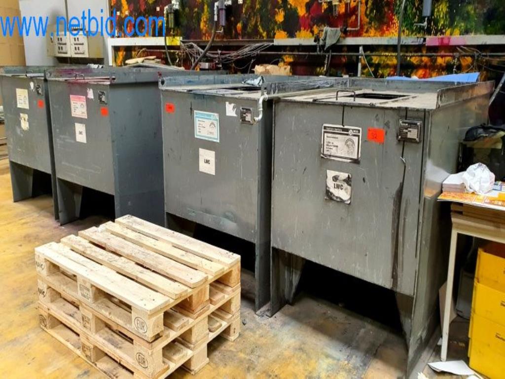 Stroje v tiskárně
-2