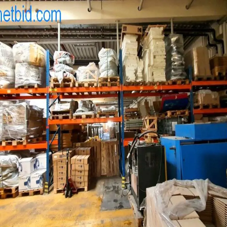 15 lfm. Pallet rack