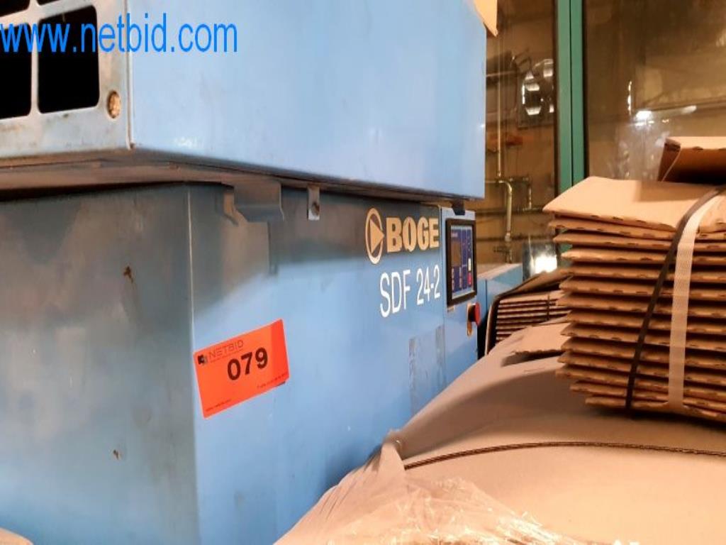 Stroje v tiskárně
-1