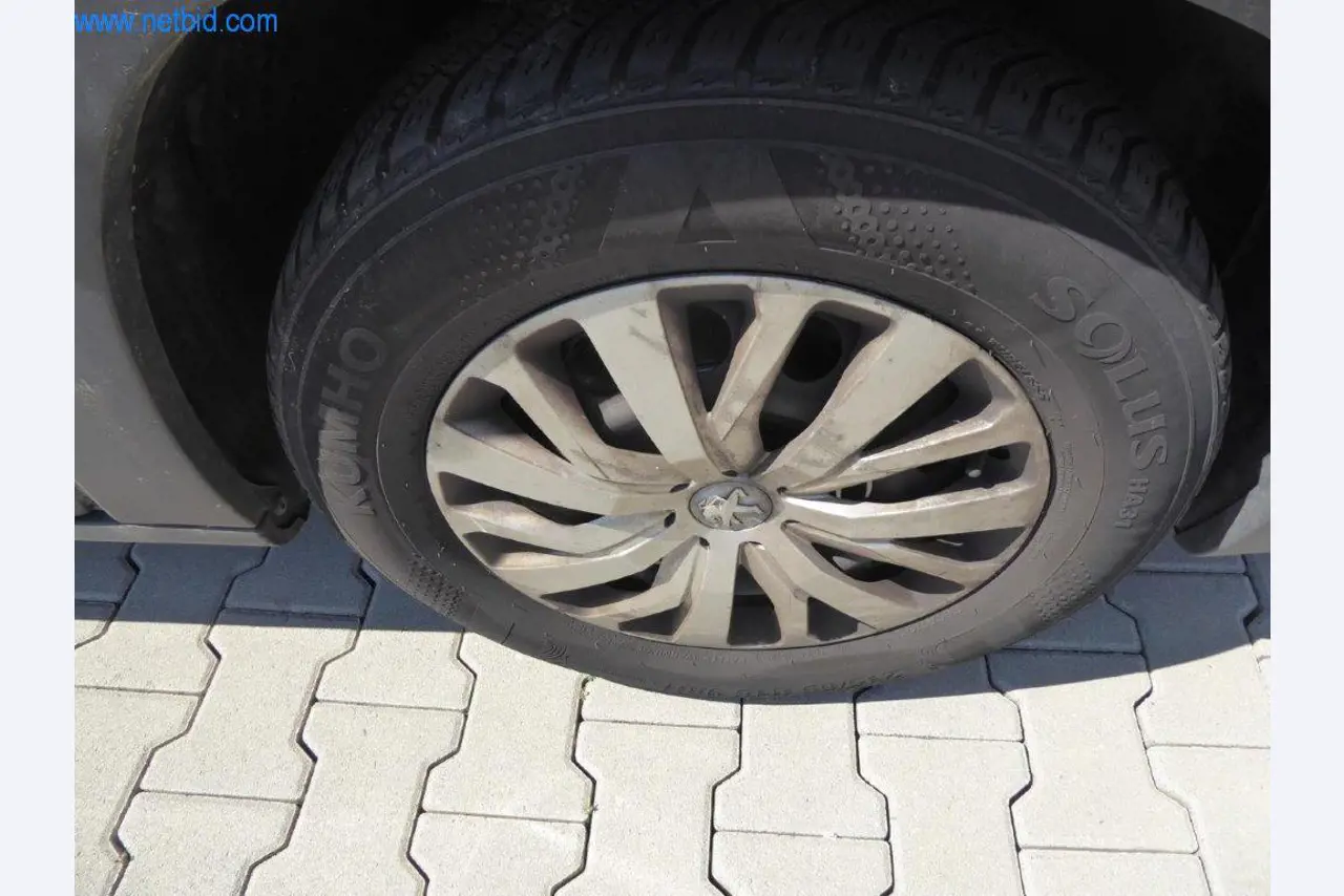 Reinigungsmaschinen und Büroausstattung-14