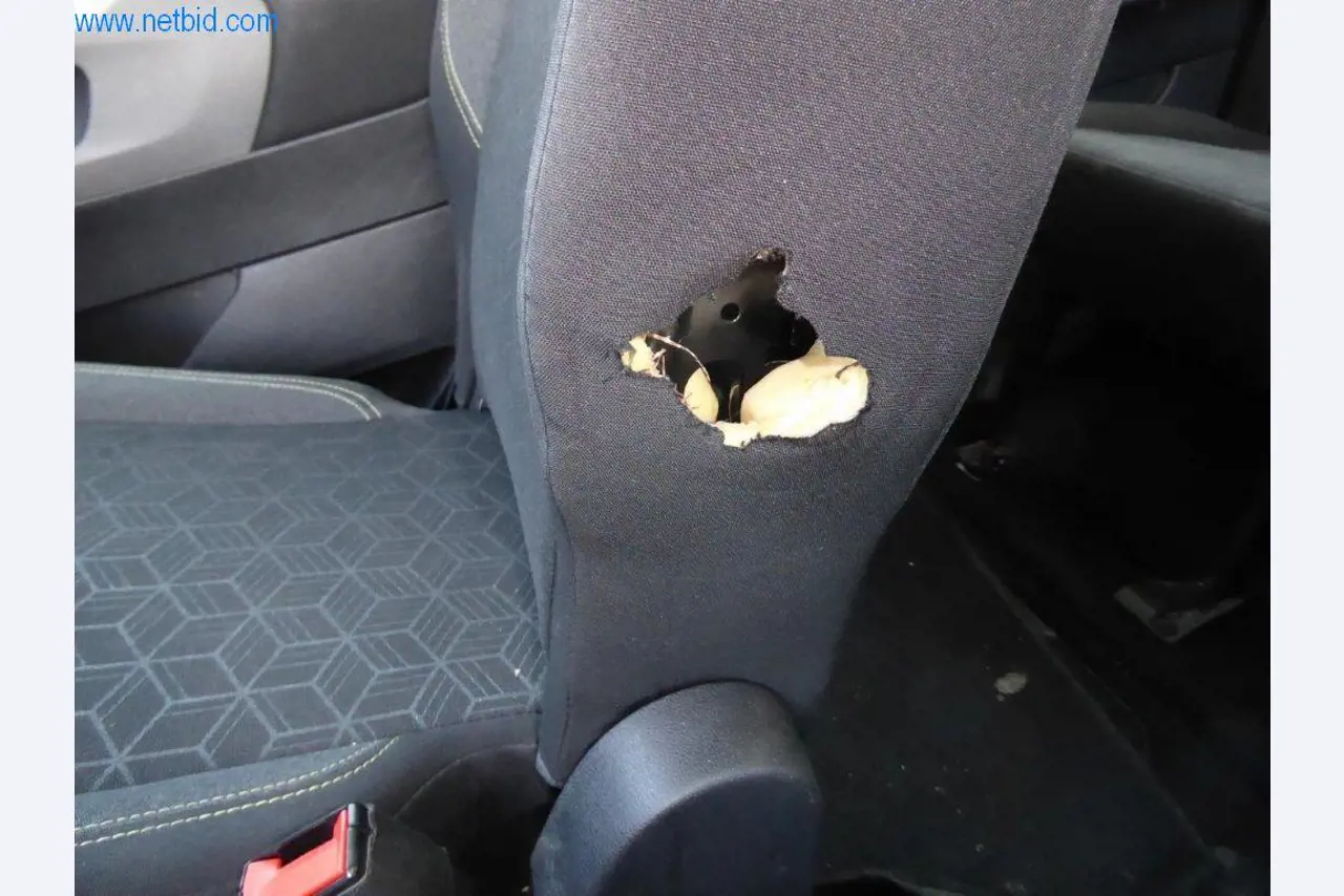 Reinigungsmaschinen und Büroausstattung-19