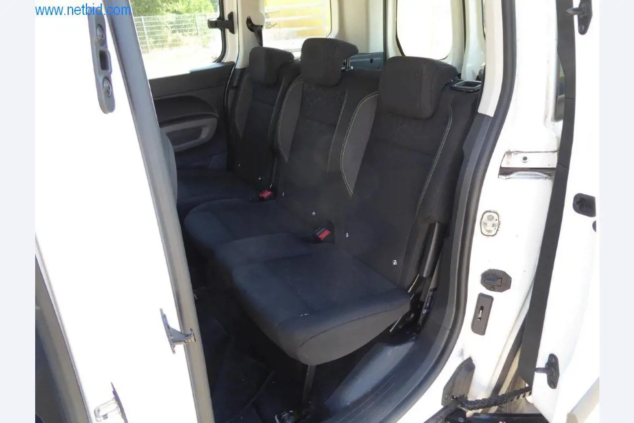 Reinigungsmaschinen und Büroausstattung-20