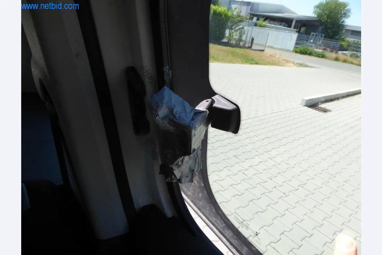 Reinigungsmaschinen und Büroausstattung-22