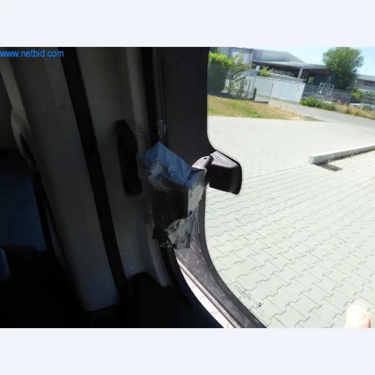 Reinigungsmaschinen und Büroausstattung-22