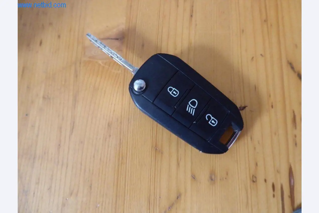 Reinigungsmaschinen und Büroausstattung-24