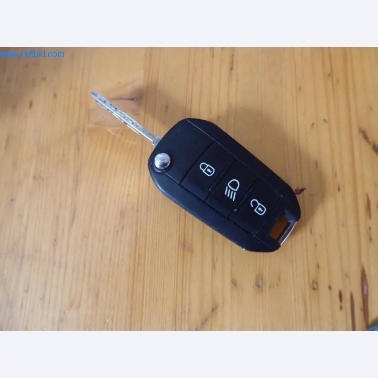 Reinigungsmaschinen und Büroausstattung-24