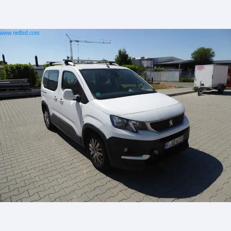 Reinigungsmaschinen und Büroausstattung-2