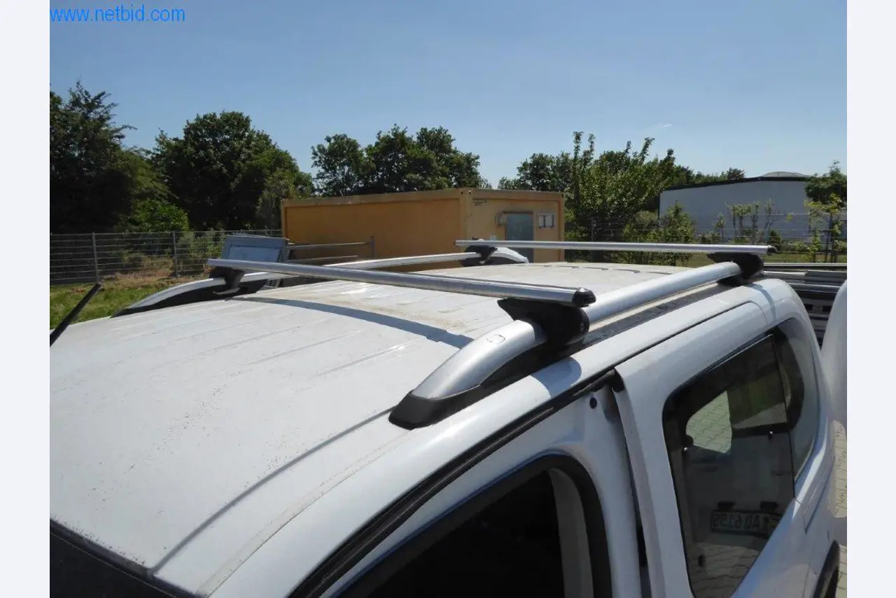 Reinigungsmaschinen und Büroausstattung-6