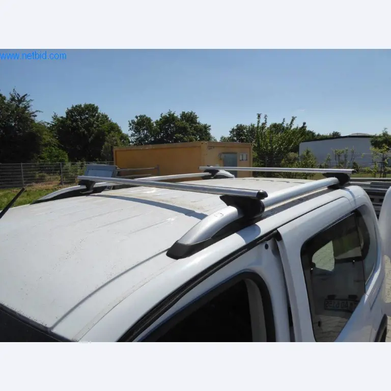 Reinigungsmaschinen und Büroausstattung-6