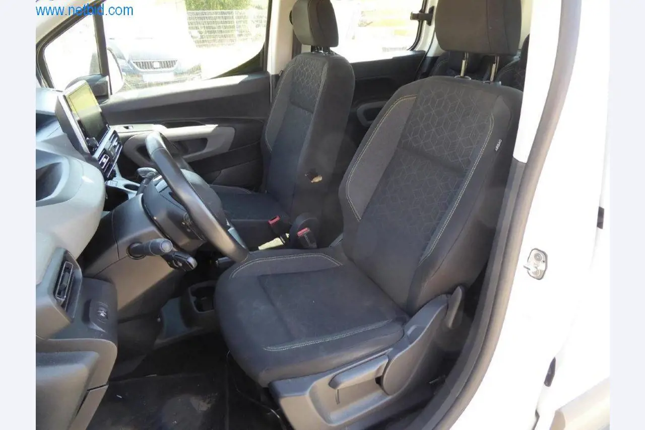 Reinigungsmaschinen und Büroausstattung-8