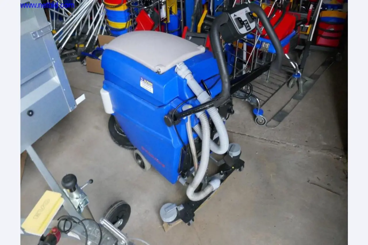 Reinigungsmaschinen und Büroausstattung-1