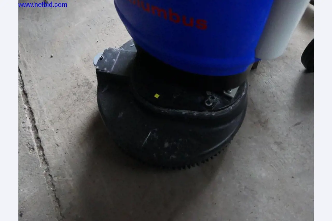 Reinigungsmaschinen und Büroausstattung-4