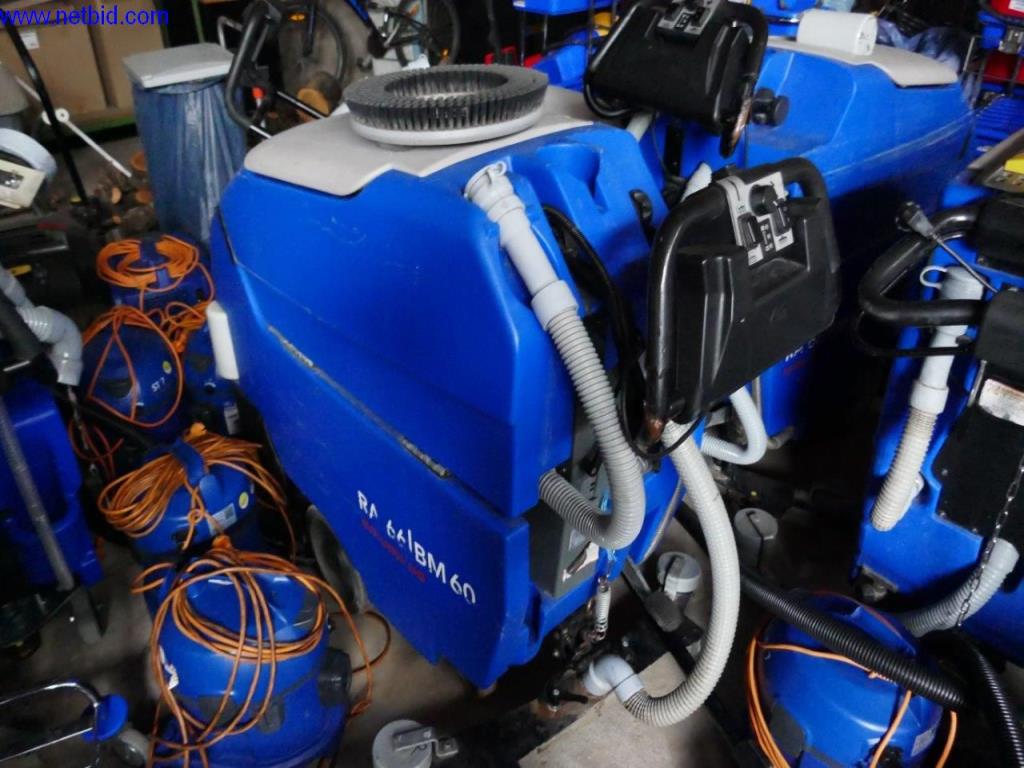 Máquinas de limpieza y material de oficina-1