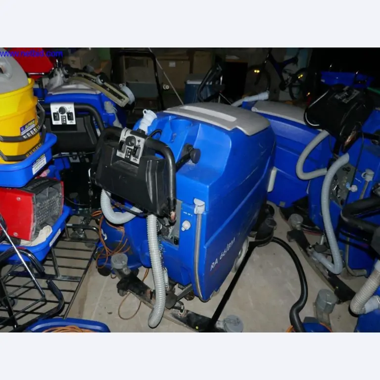 Reinigungsmaschinen und Büroausstattung-5