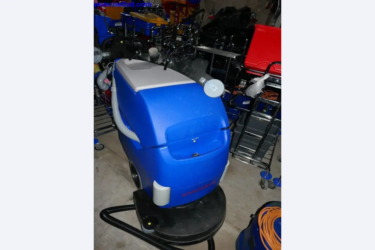 Reinigungsmaschinen und Büroausstattung-1