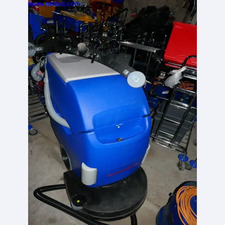 Reinigungsmaschinen und Büroausstattung-1