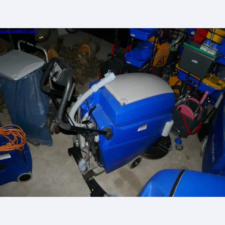 Reinigungsmaschinen und Büroausstattung-2