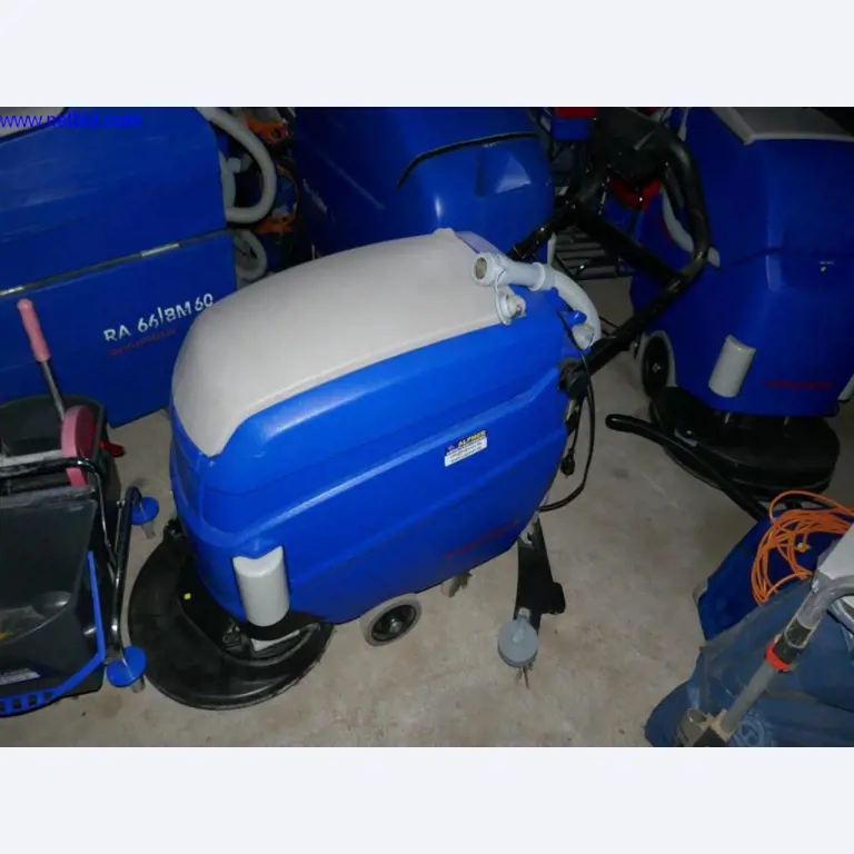 Reinigungsmaschinen und Büroausstattung-4