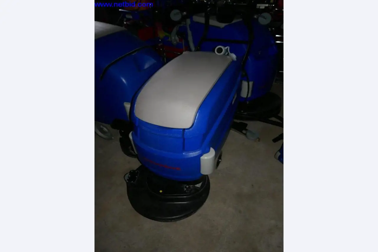 Reinigungsmaschinen und Büroausstattung-5