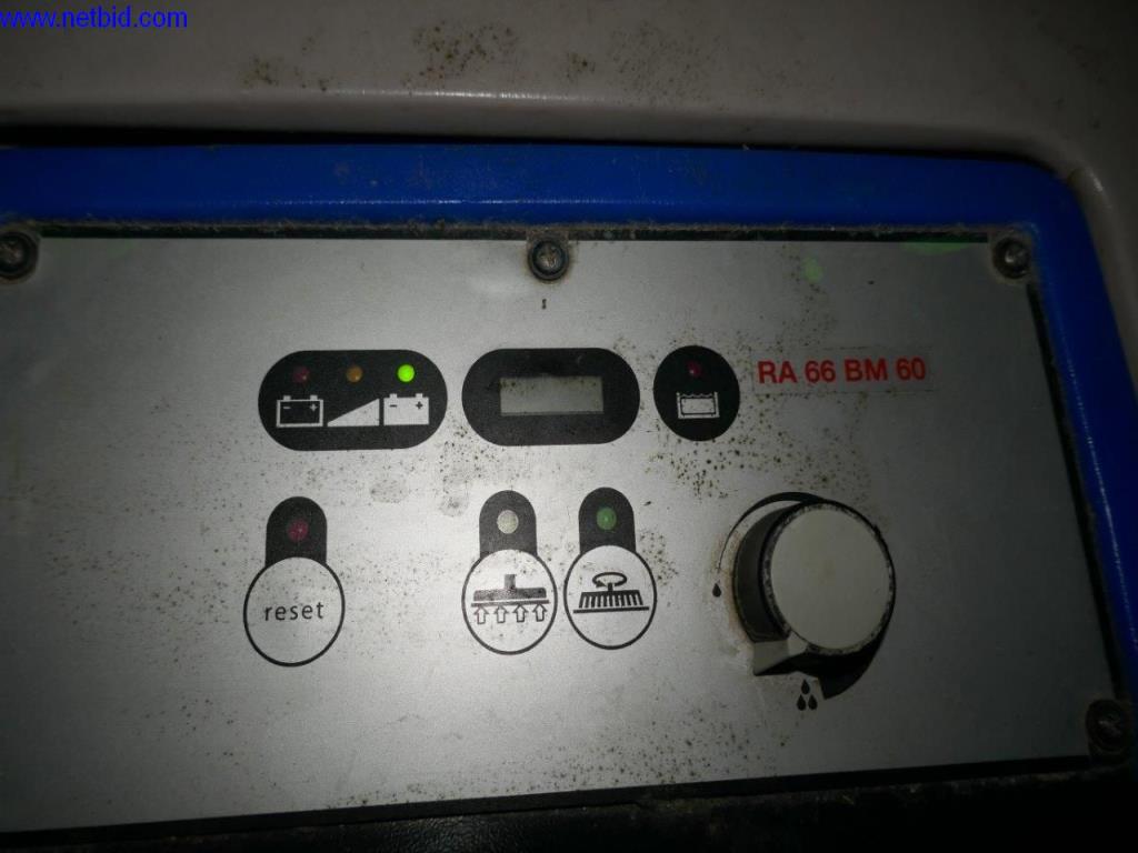 Reinigungsmaschinen und Büroausstattung-2