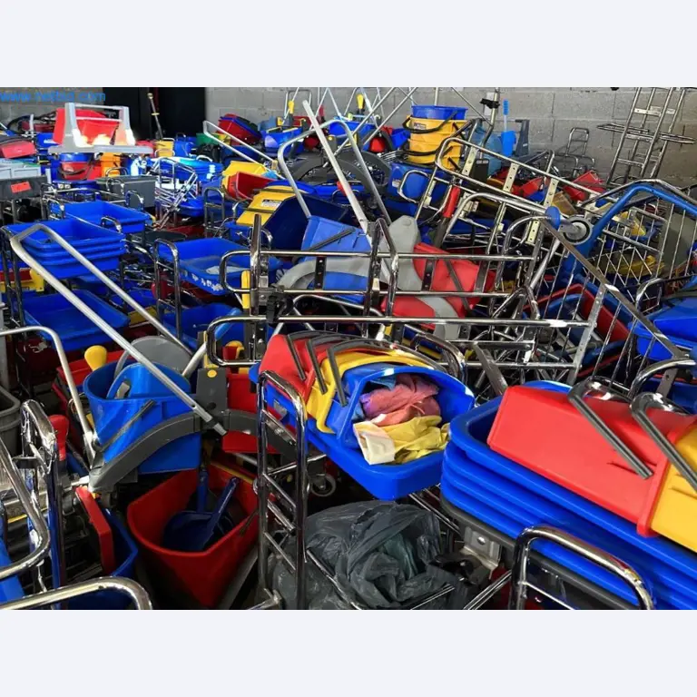 Reinigungsmaschinen und Büroausstattung-2