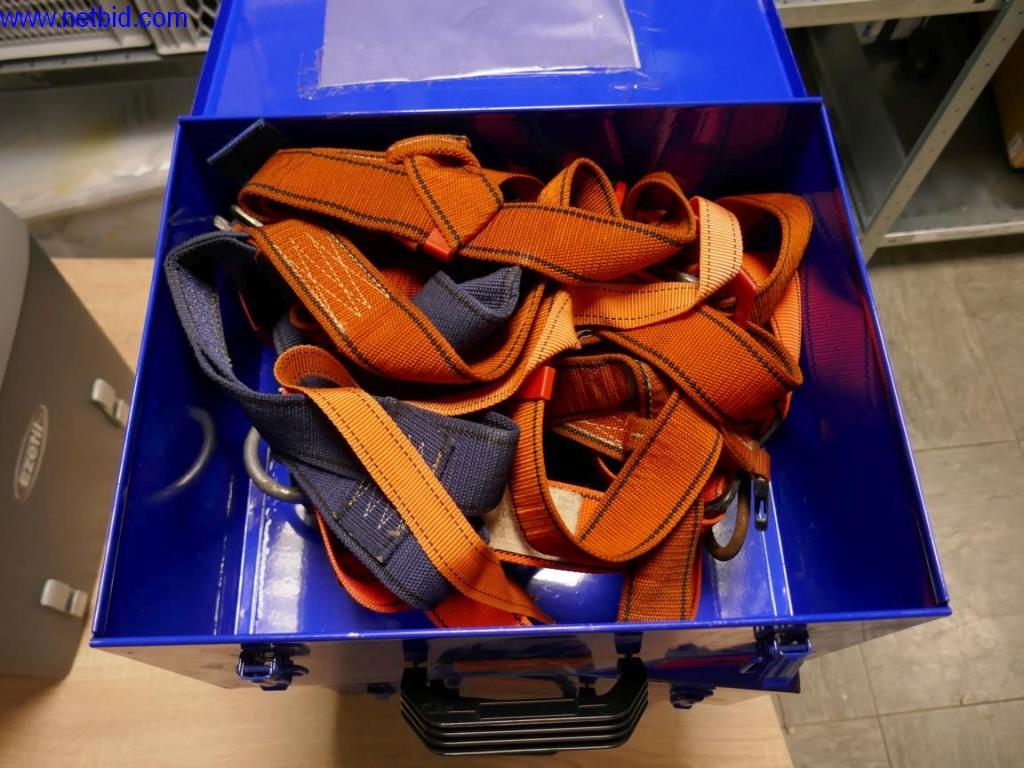 Reinigungsmaschinen und Büroausstattung-1