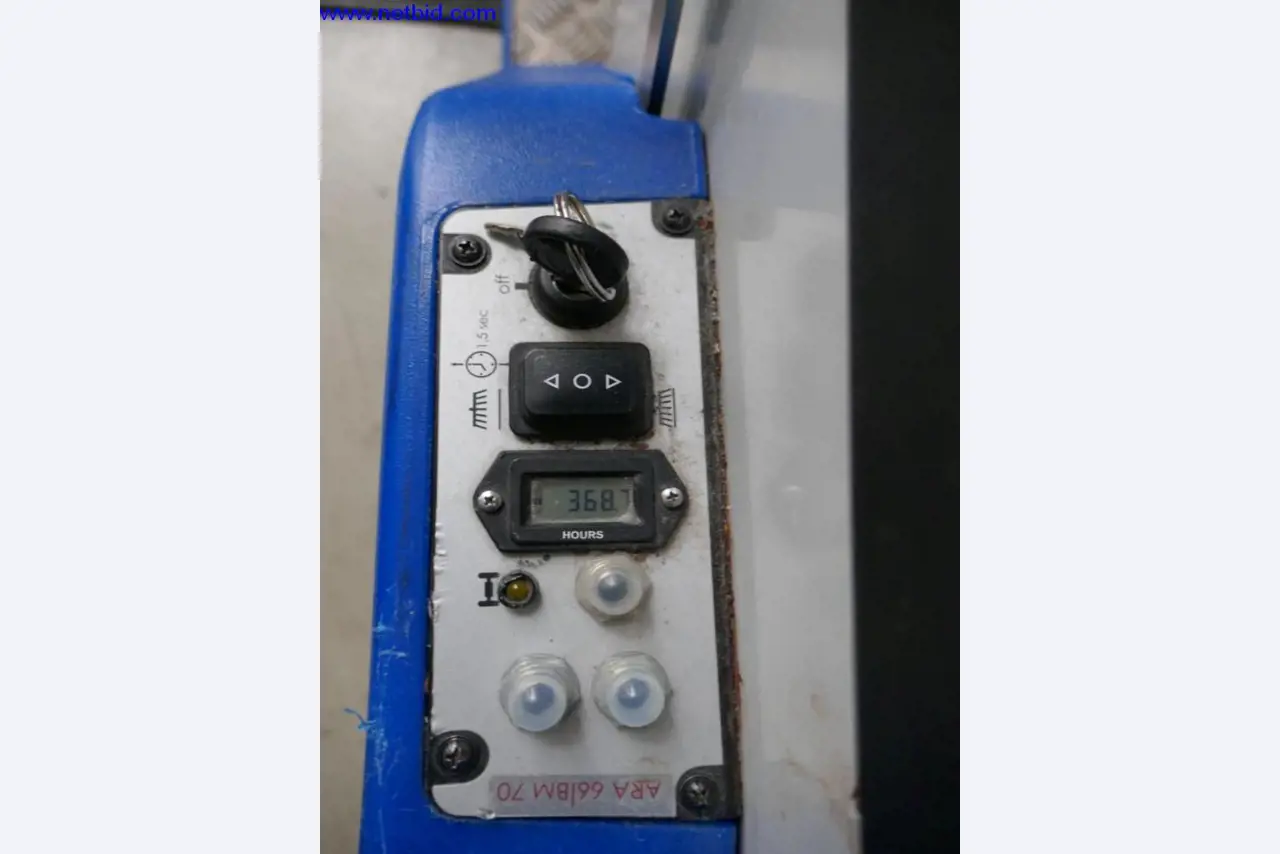 Reinigungsmaschinen und Büroausstattung-4