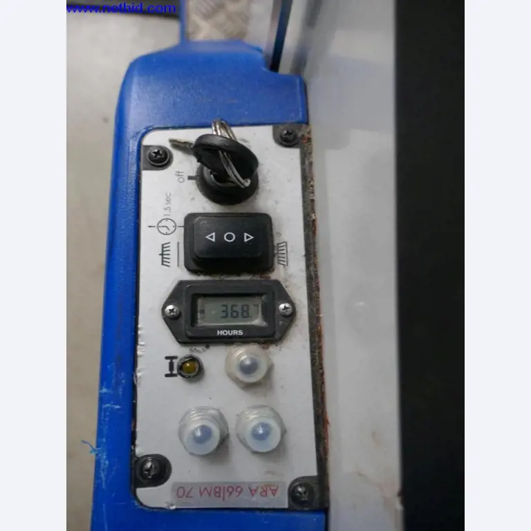 Reinigungsmaschinen und Büroausstattung-4